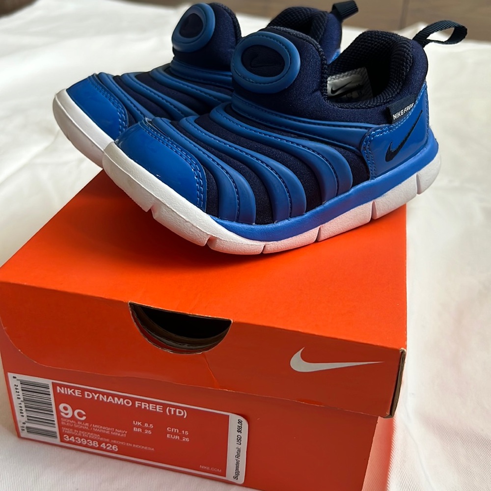Nike dynamo free, size 9C, toddler boy